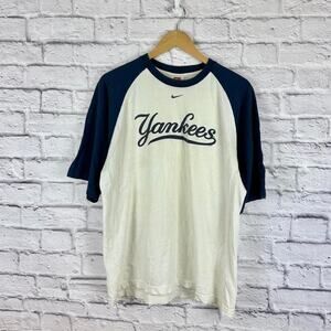 Vintage Nike New York Yankees center swoosh tshirt